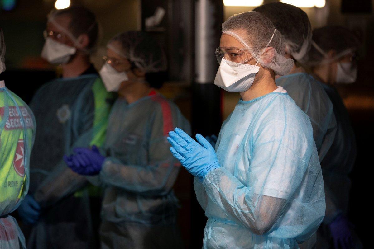 Çin, Fransa'nın maskelerini ABD'ye sattı