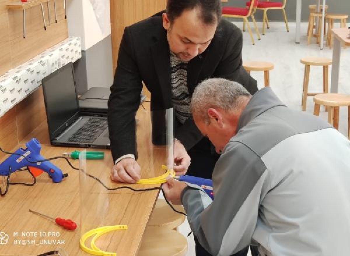 Karaman'da sağlık çalışanları için yüz siperliği yapıldı