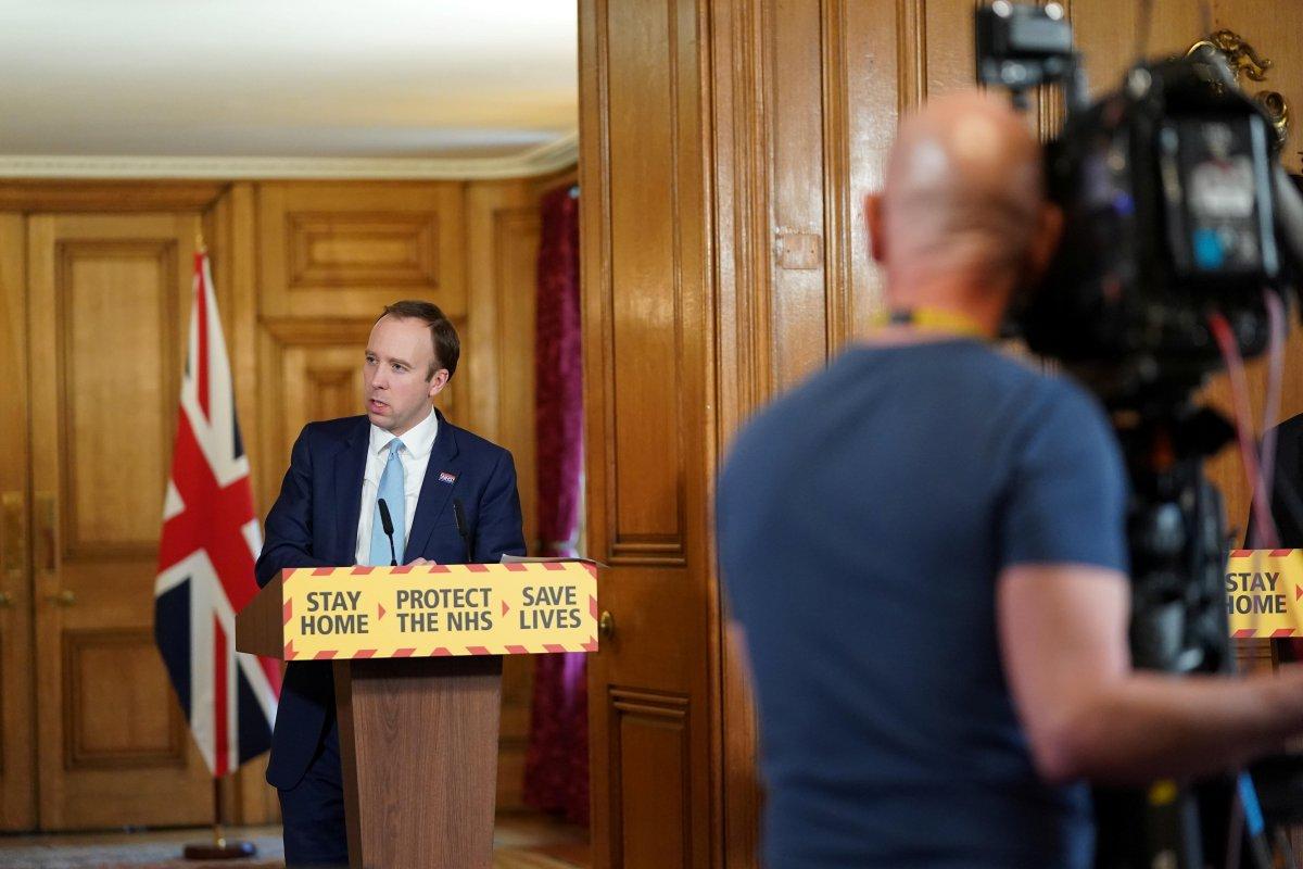 Koronavirüs kapan İngiltere Sağlık Bakanı iyileşti