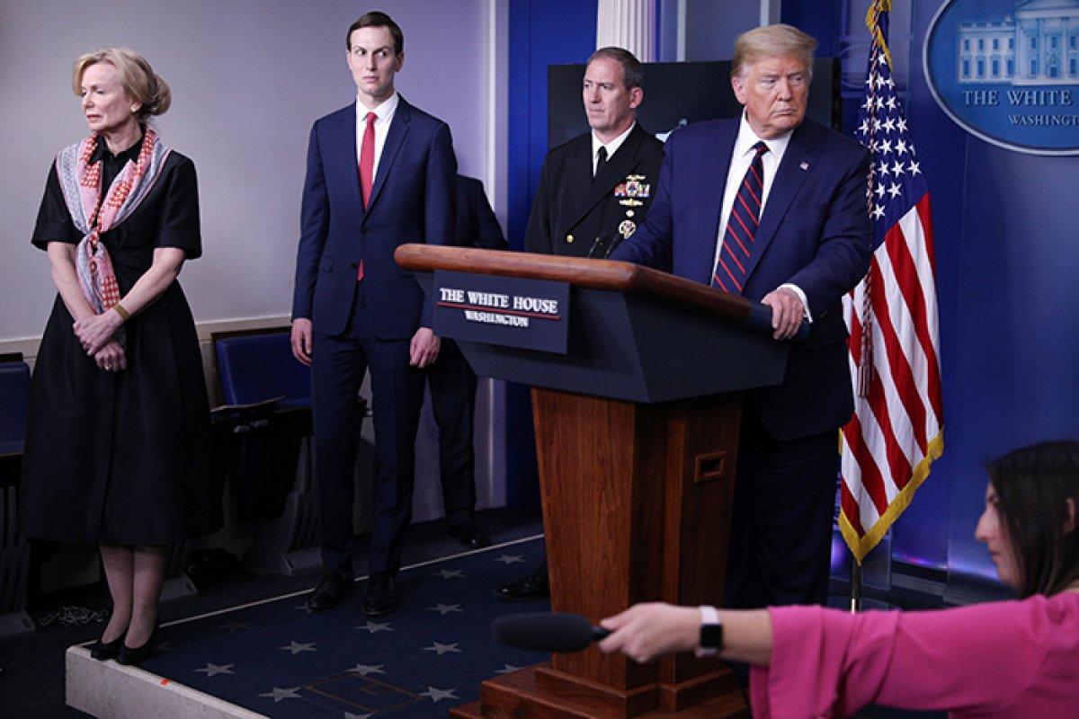 Trump'tan koronavirüse karşı şal tavsiyesi