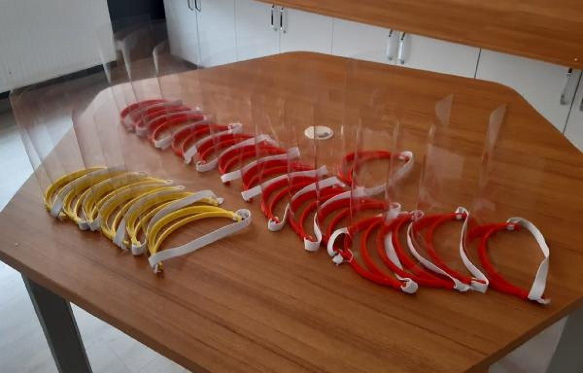 Karaman'da sağlık çalışanları için yüz siperliği yapıldı