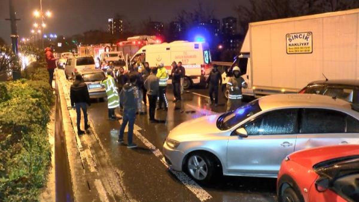 Bağcılar'da zincirleme trafik kazasına 10 araç karıştı