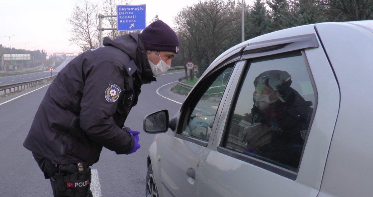 Kocaeli-İstanbul sınırında kilometrelerce araç kuyruğu