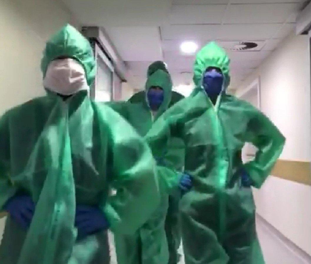 Malatya'da yoğun bakım çalışanlarından moral dansı