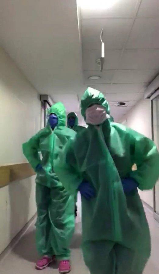 Malatya'da yoğun bakım çalışanlarından moral dansı