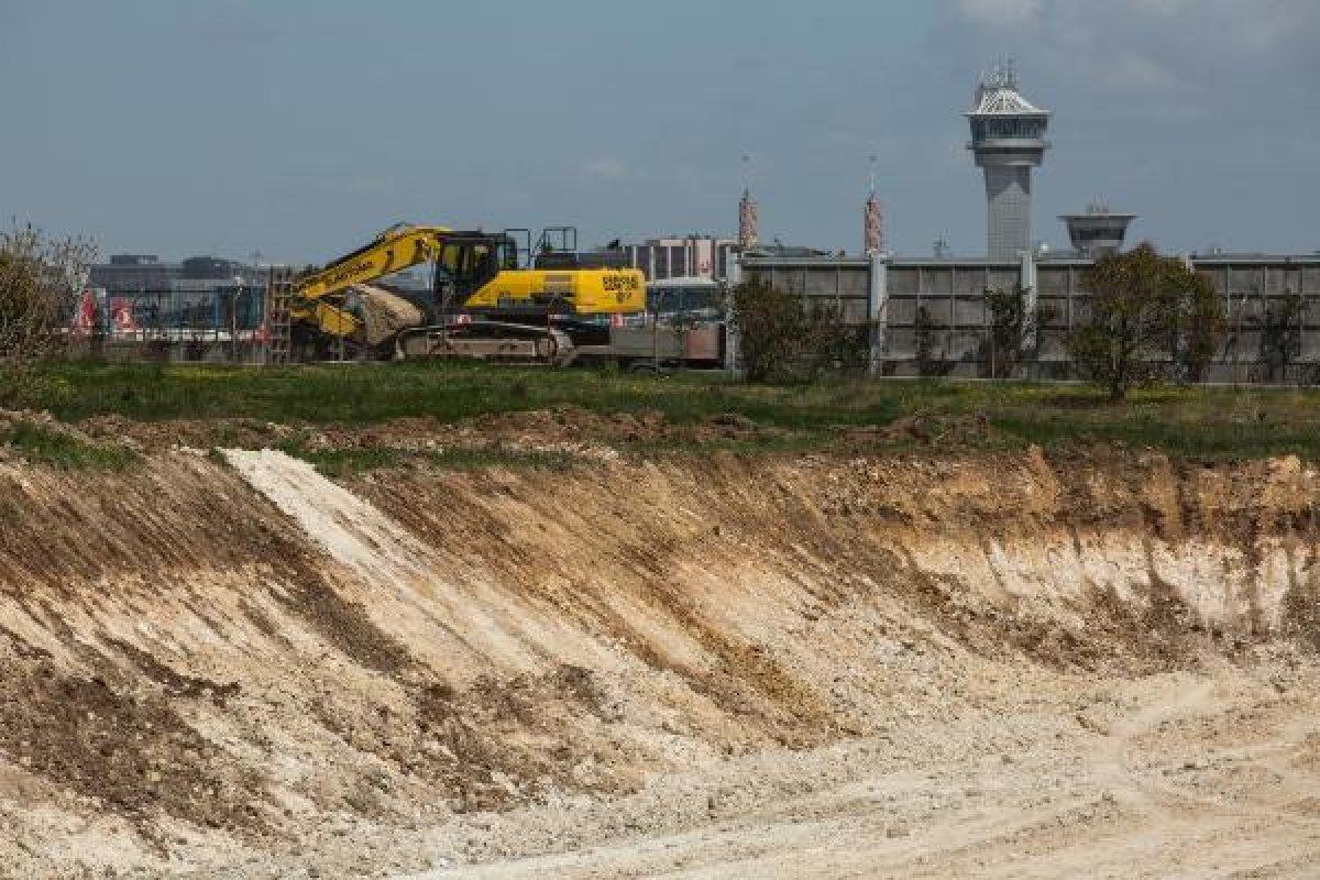 Atatürk Havalimanı'nda salgın hastanesi yapılmaya başlandı