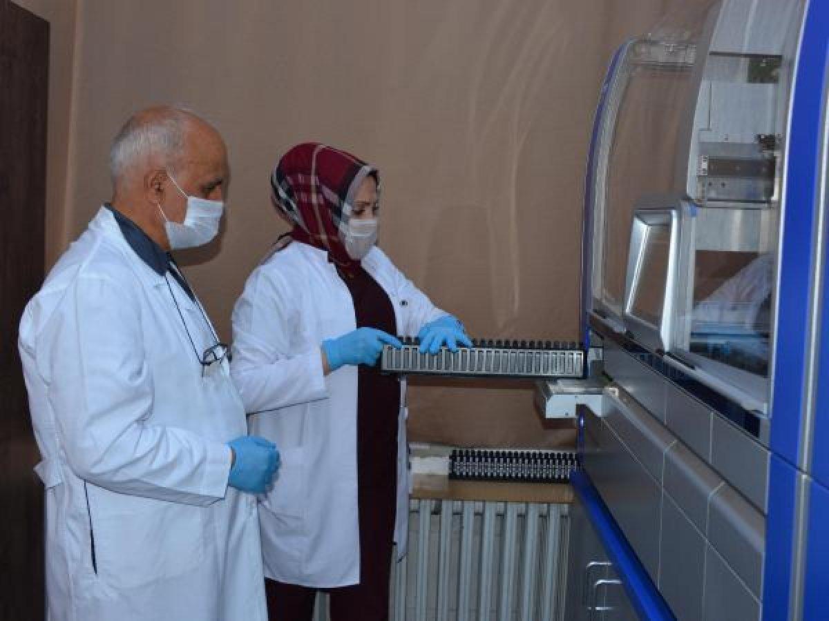 Plazma tedavisi hazır, aşı için 6 ay gerekiyor