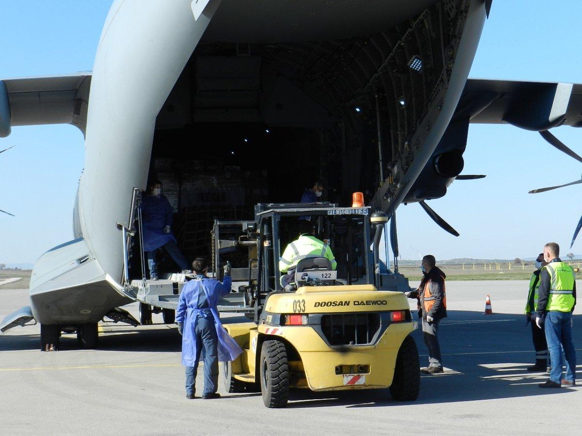 Türkiye'den gönderilen yardım Kosova'ya ulaştı