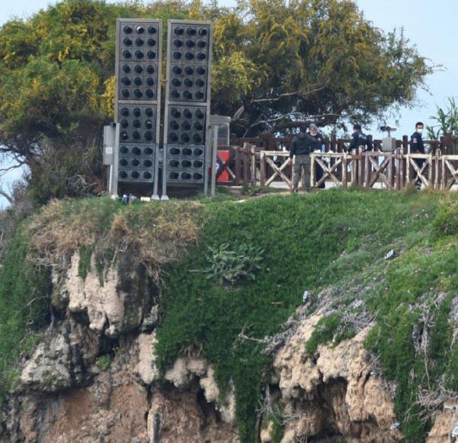 Falezlere çıkan şahıs, içkiyi alınca intihardan vazgeçti