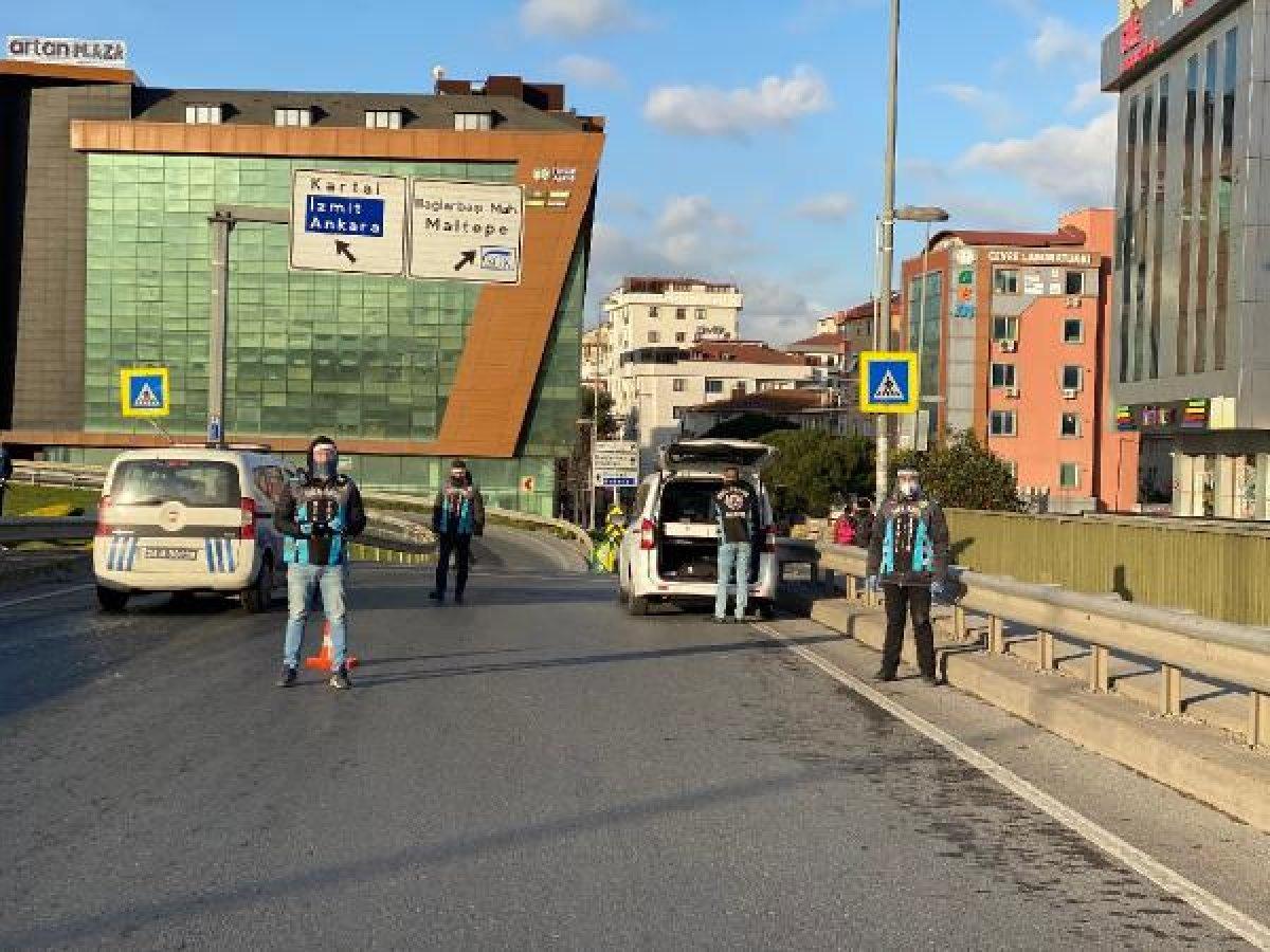 Minibüse 19 yolcu alan şoför:  Arabanın önüne atlıyorlar