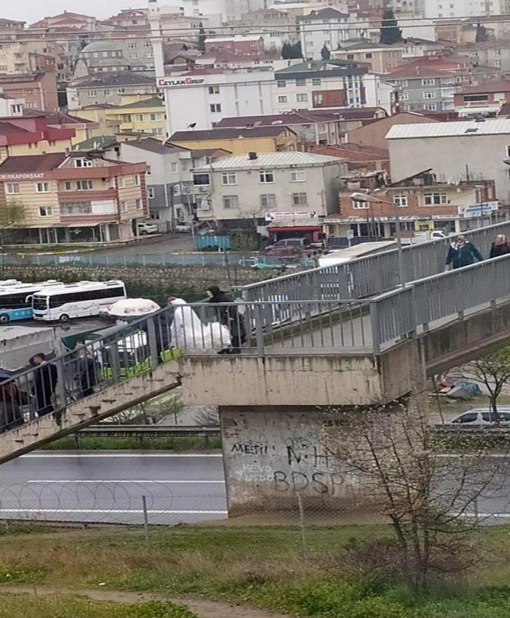 Kocaeli'ndeki üst geçit tel örgüyle kapatıldı