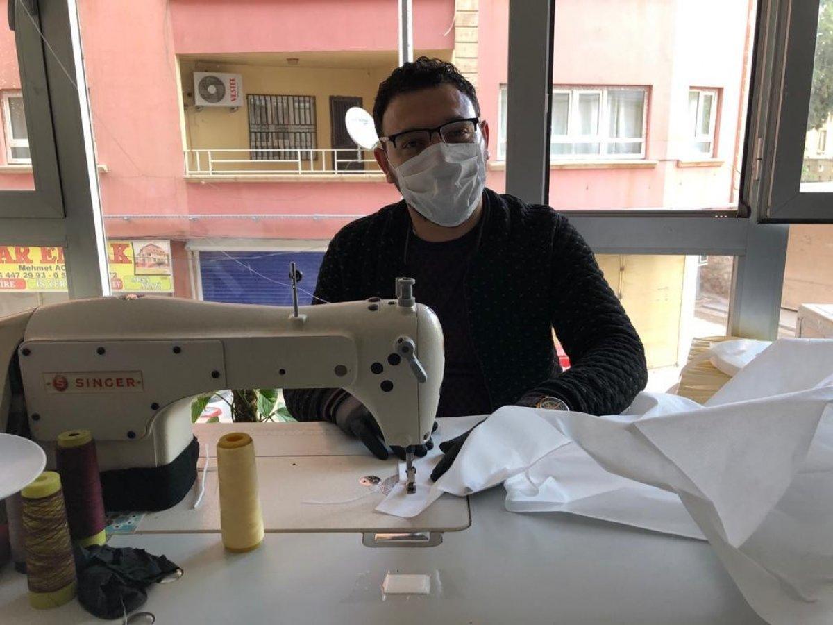 Suriyeli kardeşler, maske yapımı için kolları sıvadı