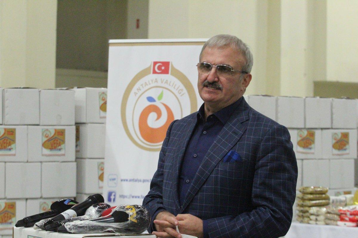 Antalya'da evde kumar oynayanlara baskın