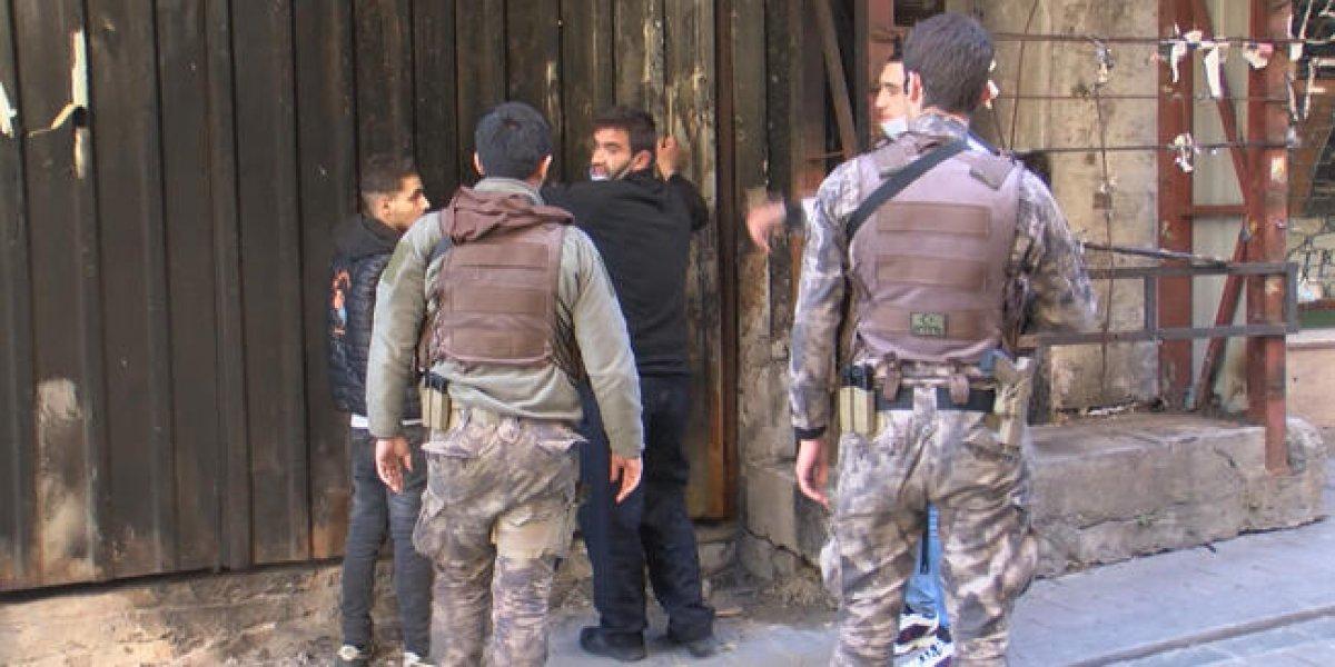 İstiklal Caddesi'nde 'öksürerek' gasp girişimi