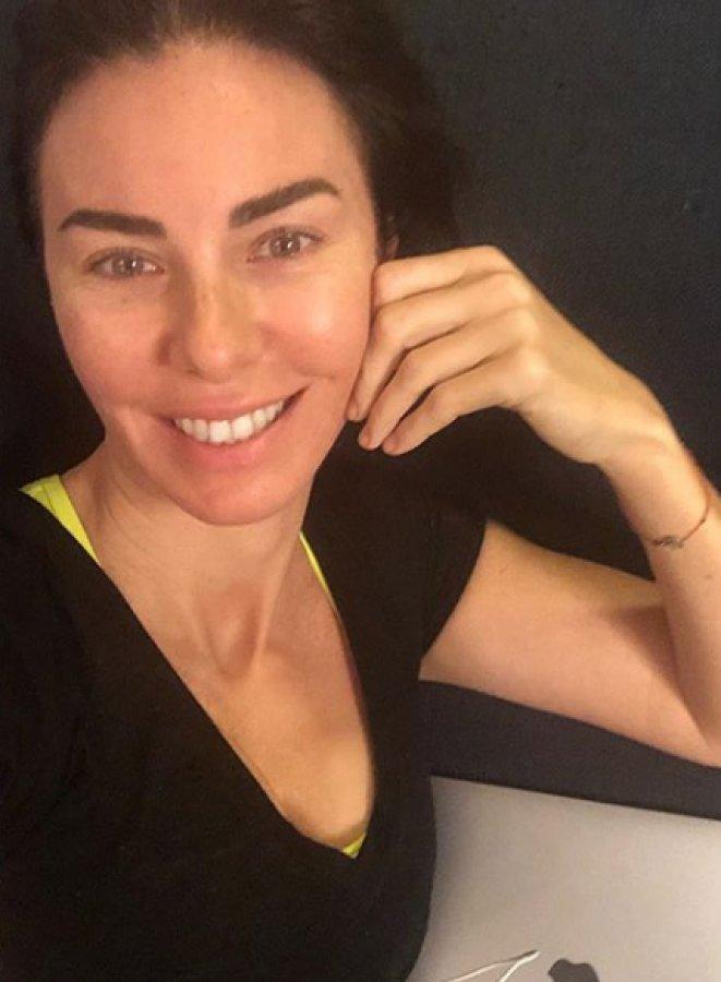 Defne Samyeli evden çıkmıyor