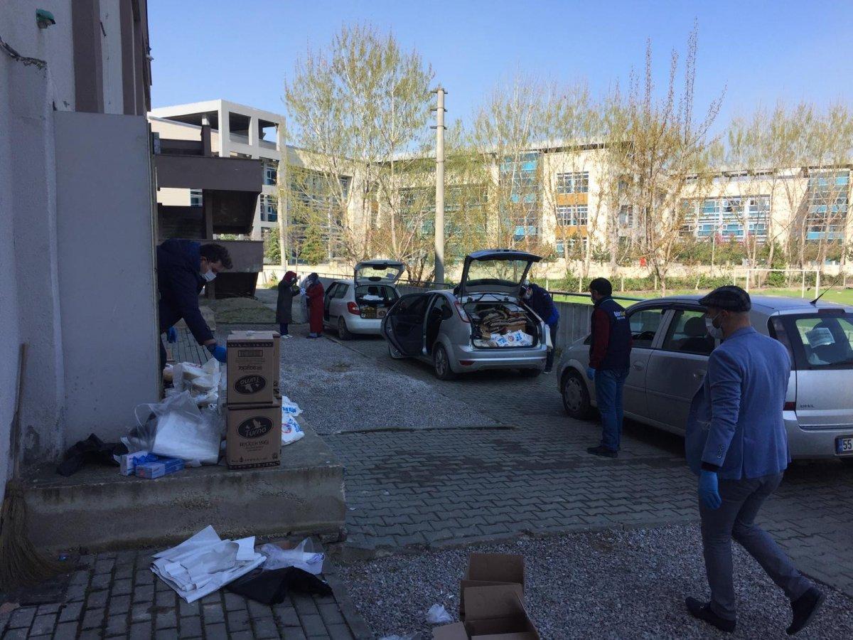 Okullar kapandı, 52 gönüllü öğretmen yardıma koştu