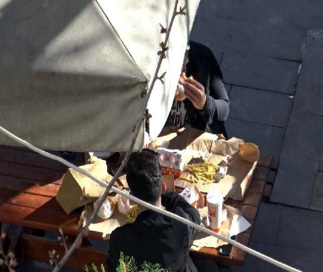 Avcılar'da güneşi gören parka koştu