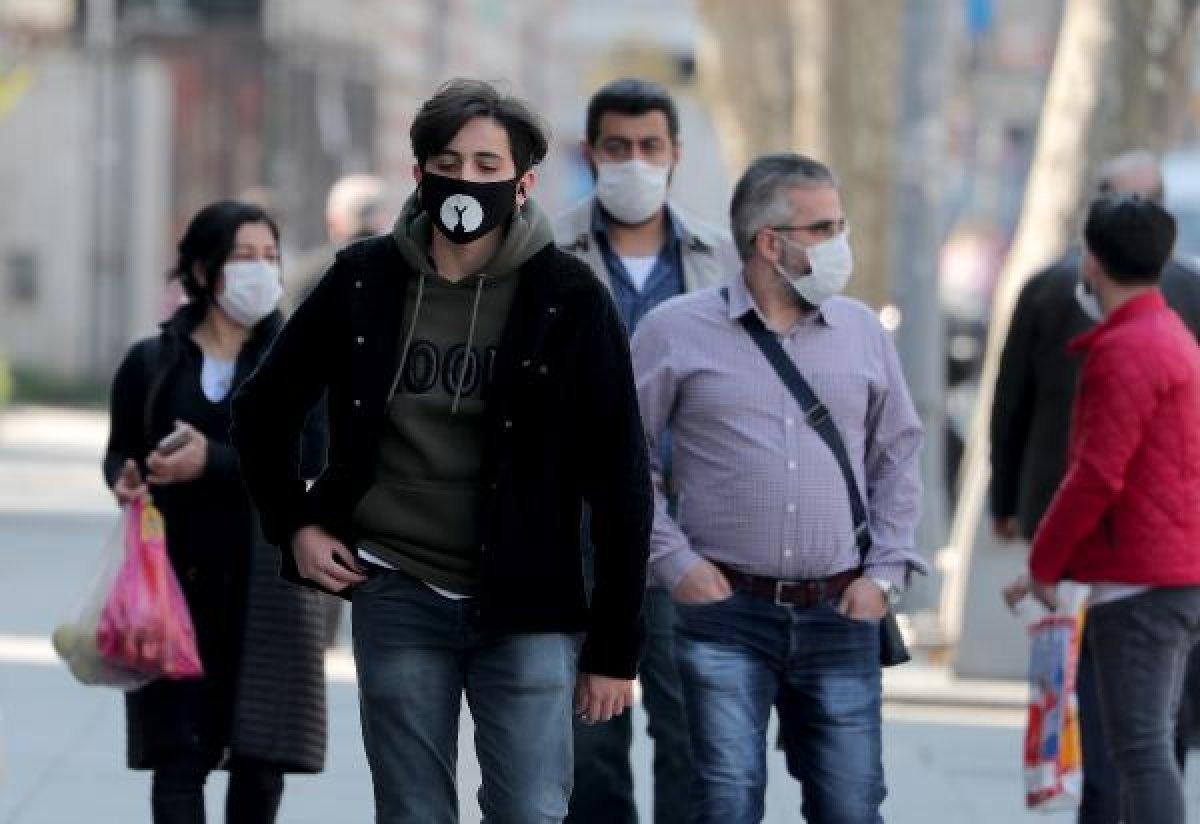 İstanbul'da sosyal mesafe kuralı hiçe sayıldı