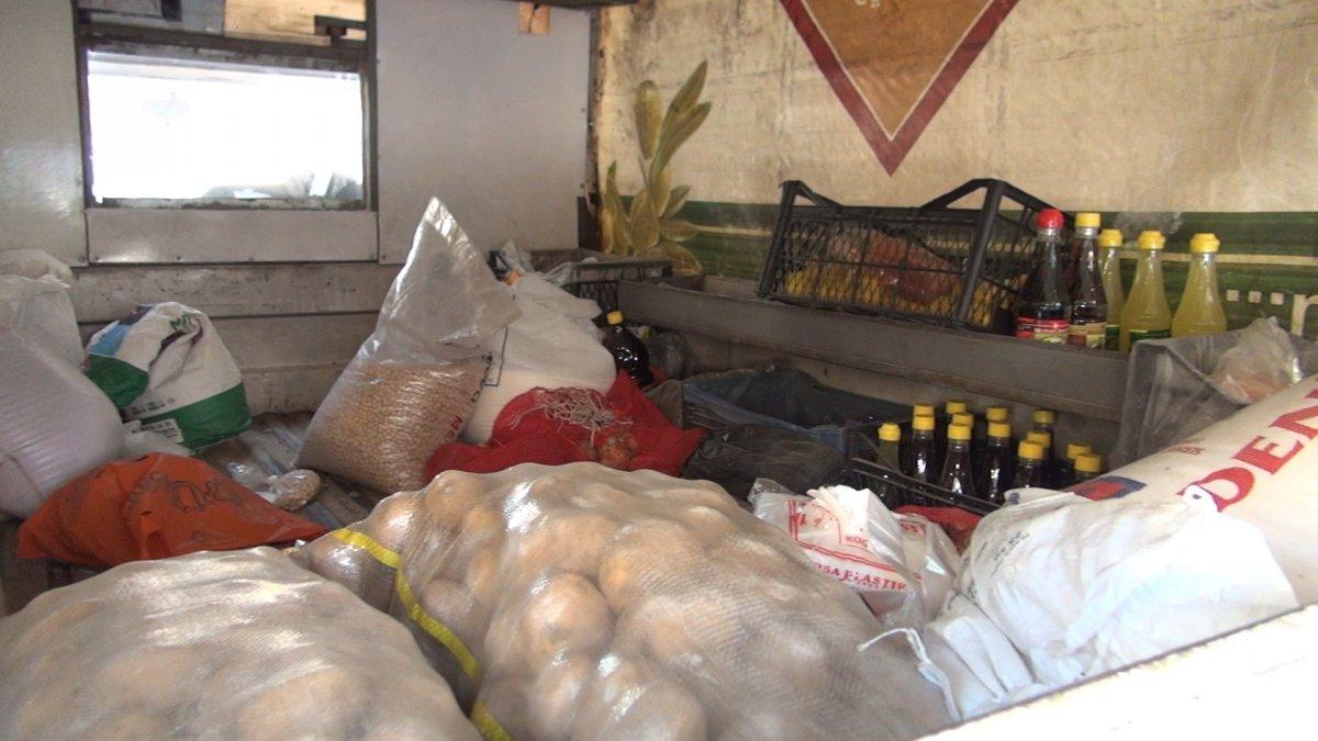 Bursa'da hırsızlar pazarcının arabasını soydu