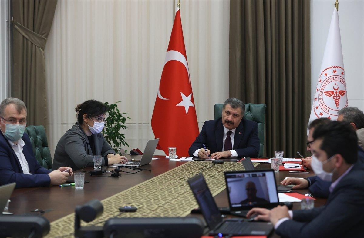 Sağlık Bakanı Koca: Yoğun bakım hasta sayımız ilk kez azaldı