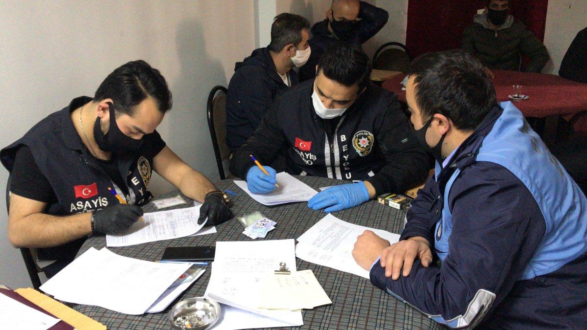 İstanbul polisi Taksim'deki kıraathaneye baskın yaptı