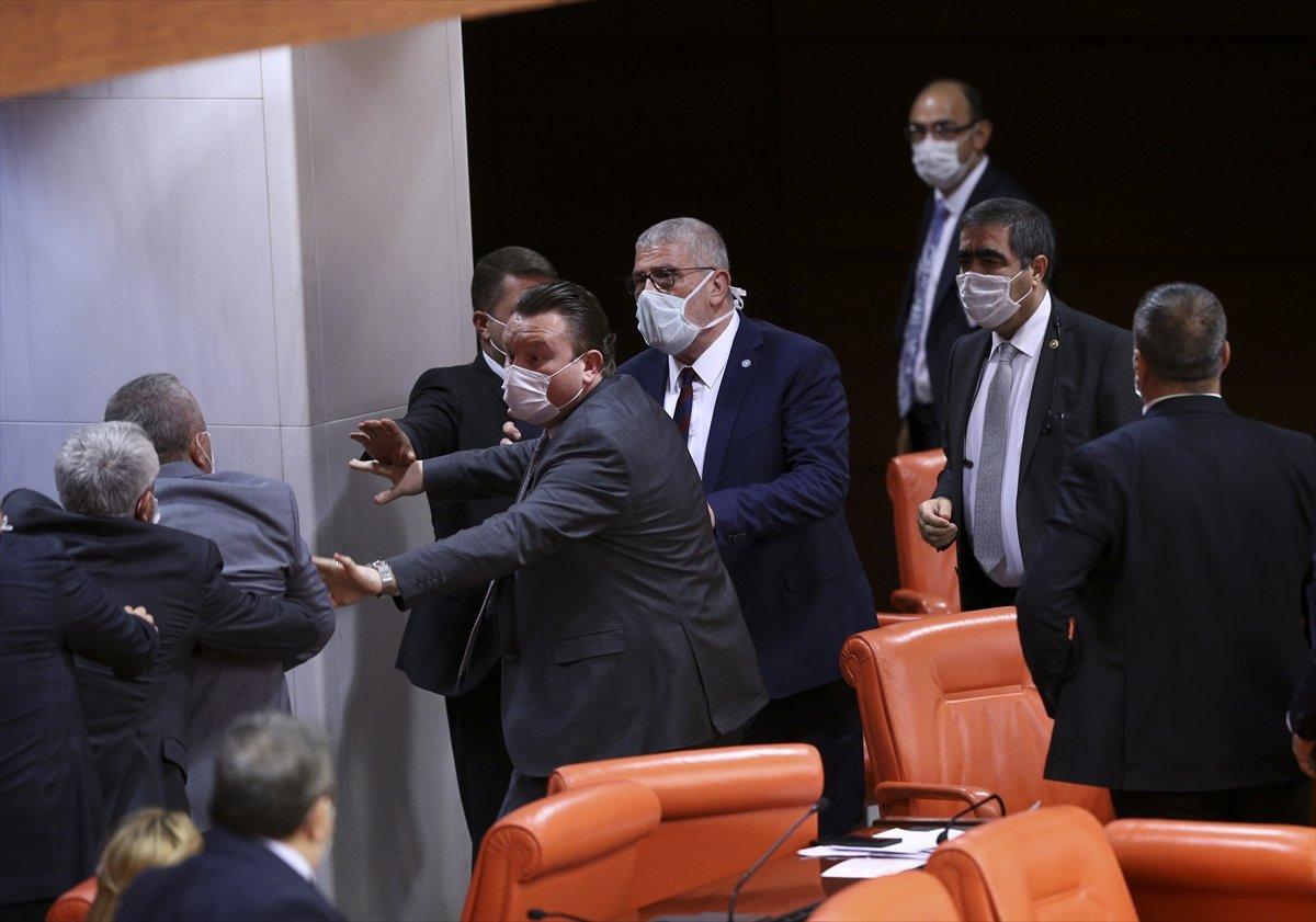 TBMM'de MHP'li ve İyi Parti'li vekiller arasında kavga