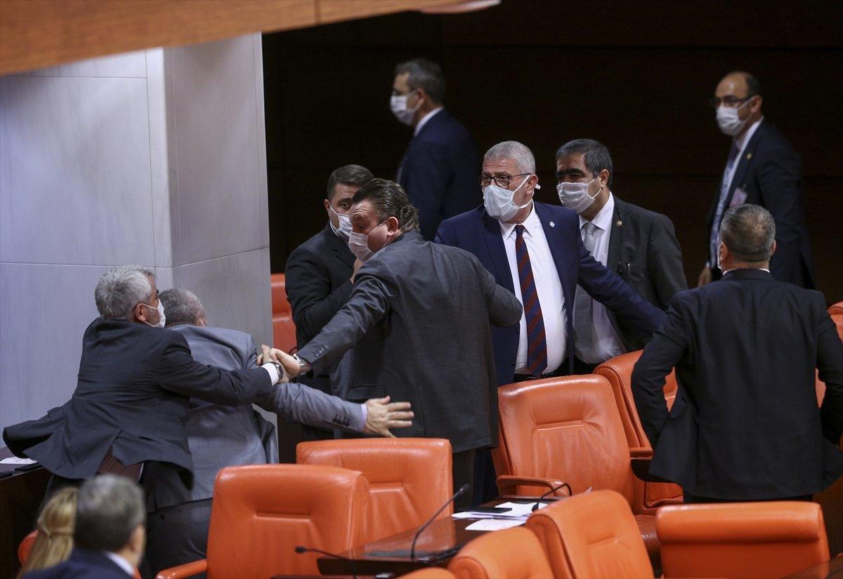 TBMM'de MHP'li ve İyi Parti'li vekiller arasında kavga
