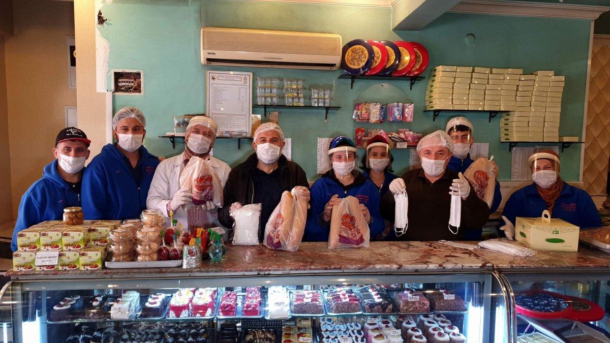 Aydın'da bir ekmek fırınından 'askıda maske' uygulaması