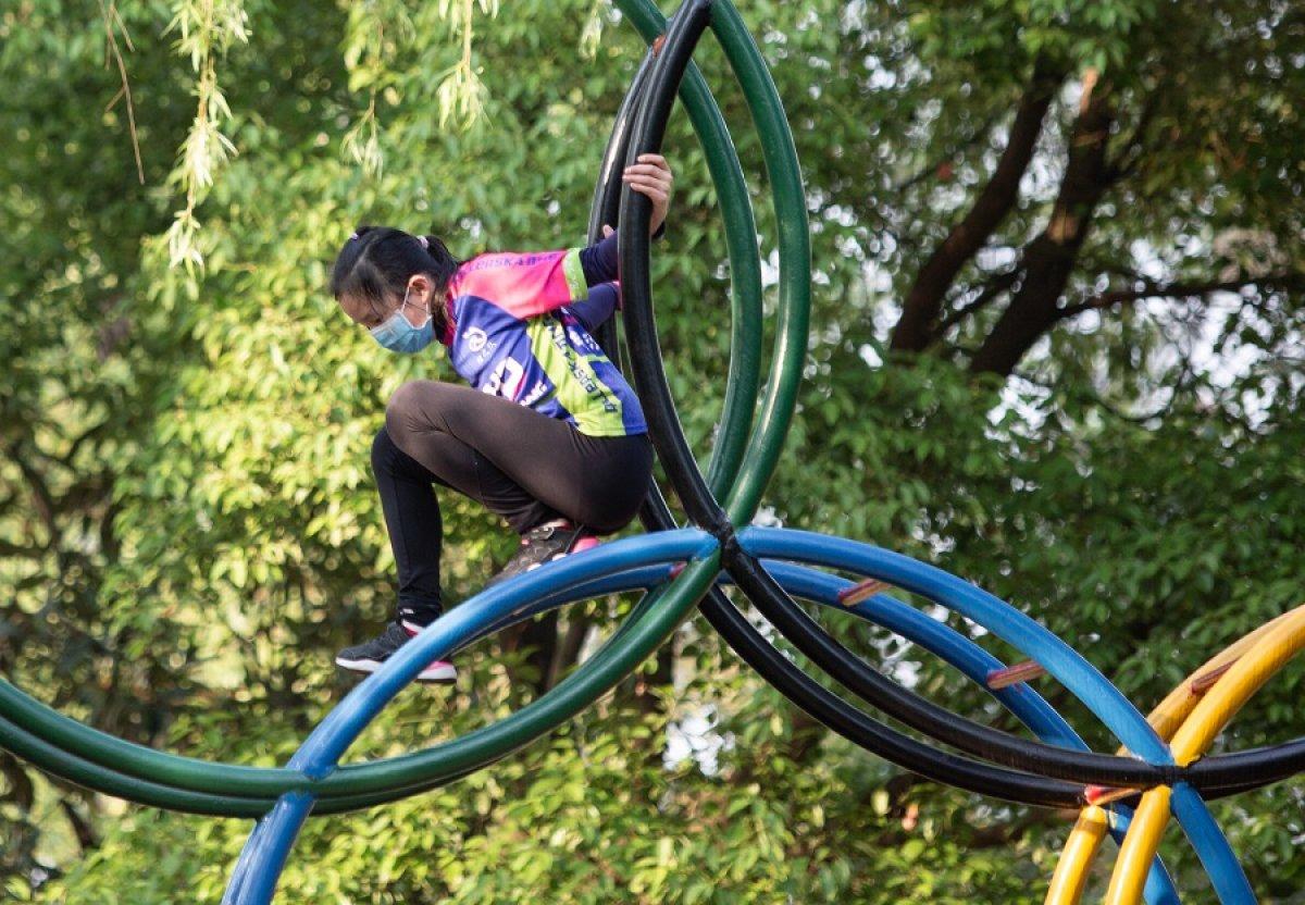 Vuhanlı çocuklar, parklara akın etti