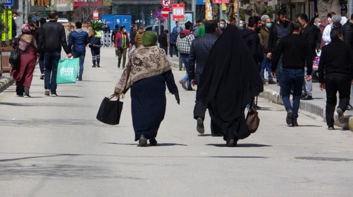 Van'da sosyal mesafe kuralı unutuldu