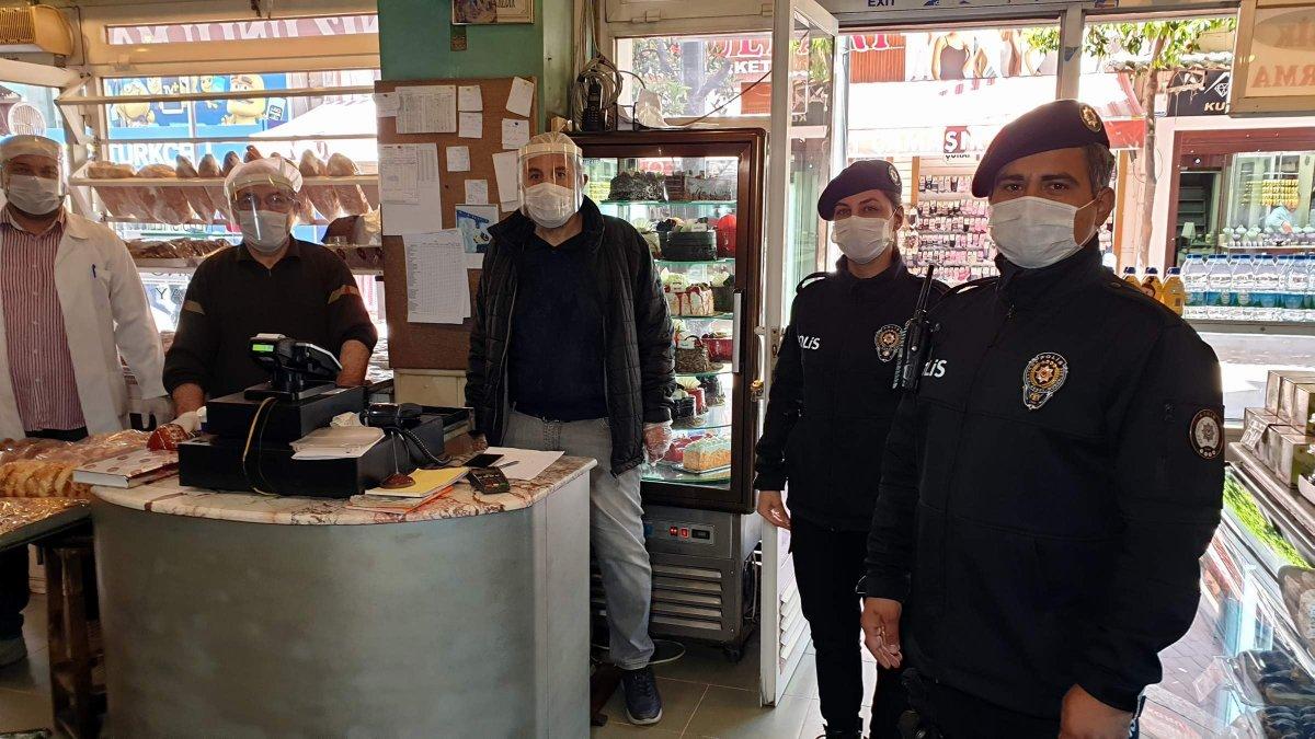 Aydın'da bir ekmek fırınından 'askıda maske' uygulaması