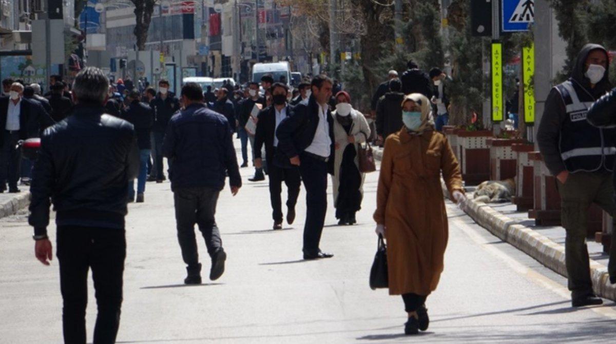 Van'da sosyal mesafe kuralı unutuldu