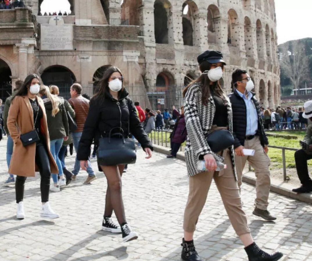 Sosyal mesafe 2022’ye kadar devam edebilir