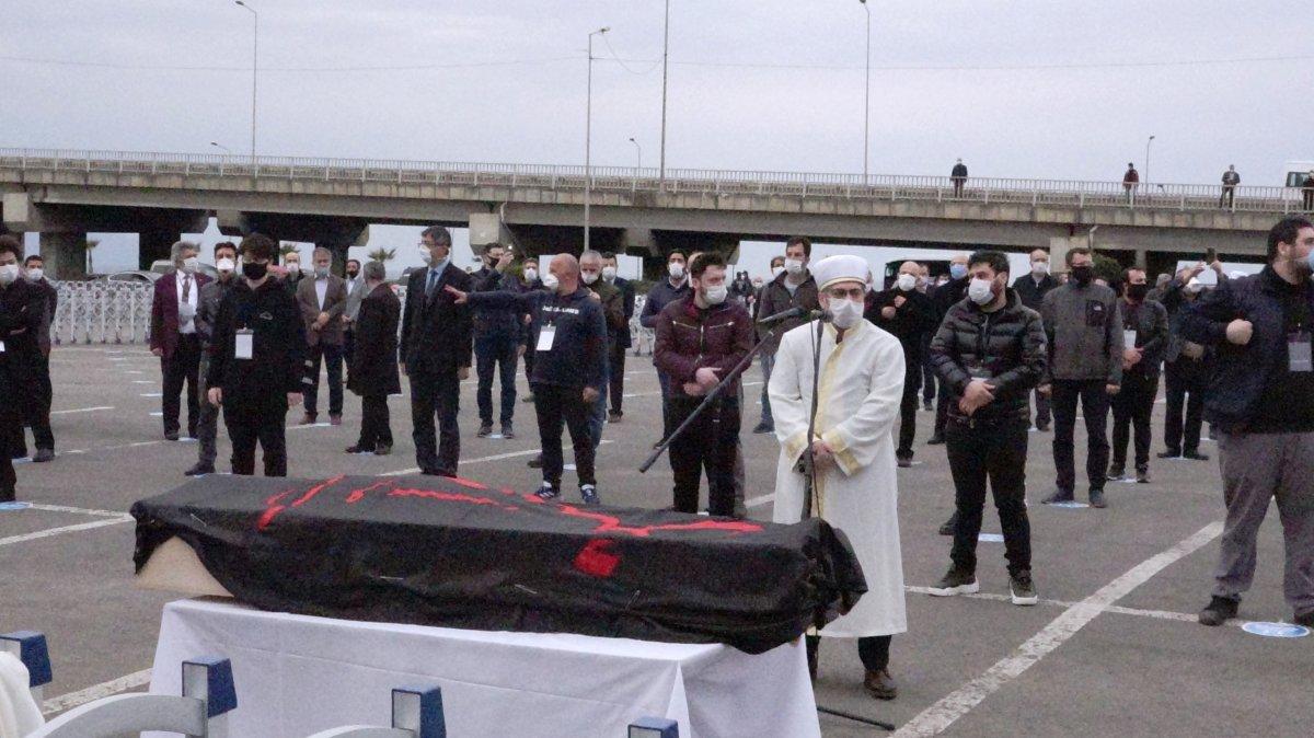 Haydar Baş'ın cenaze töreninde izdiham