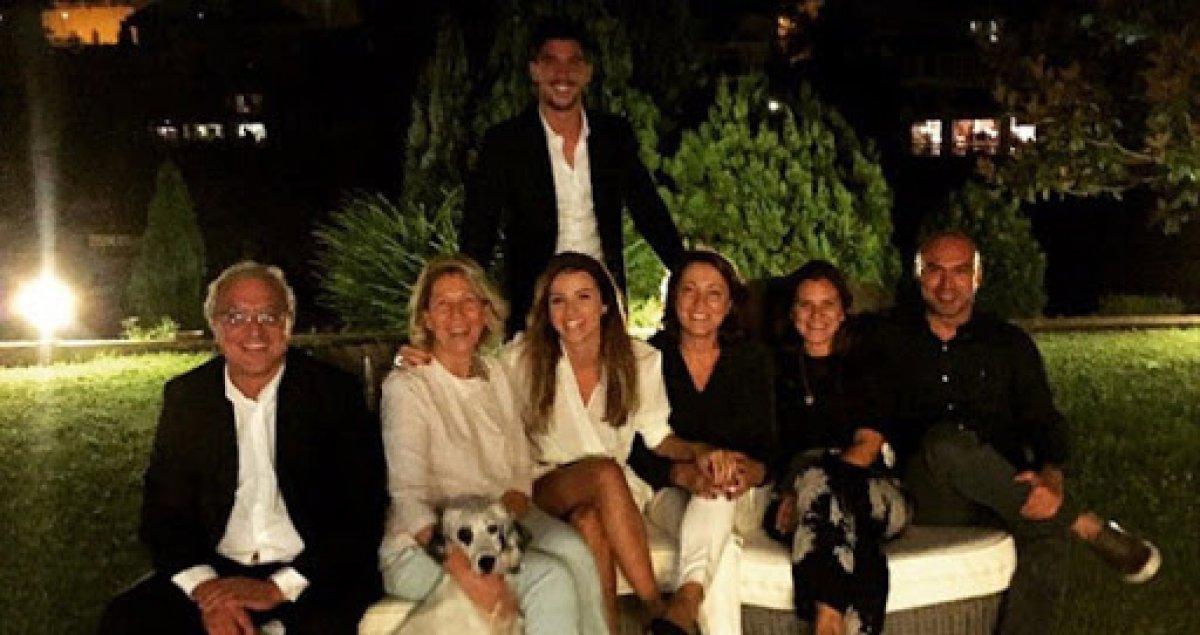 Kaan Yıldırım annesi ile babasını sildi