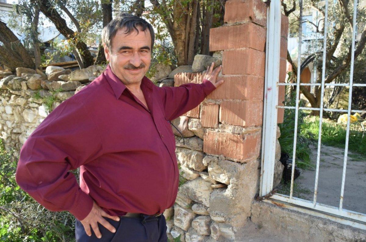 Minibüsten çaldığı teybi, sahibinin evine bıraktı