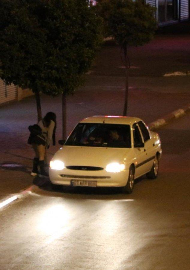 Antalya'da yasağa dakikalar kala fuhuş pazarlığı