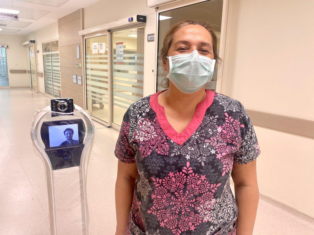 Koronalı hastalar bu robotla kontrol ediliyor