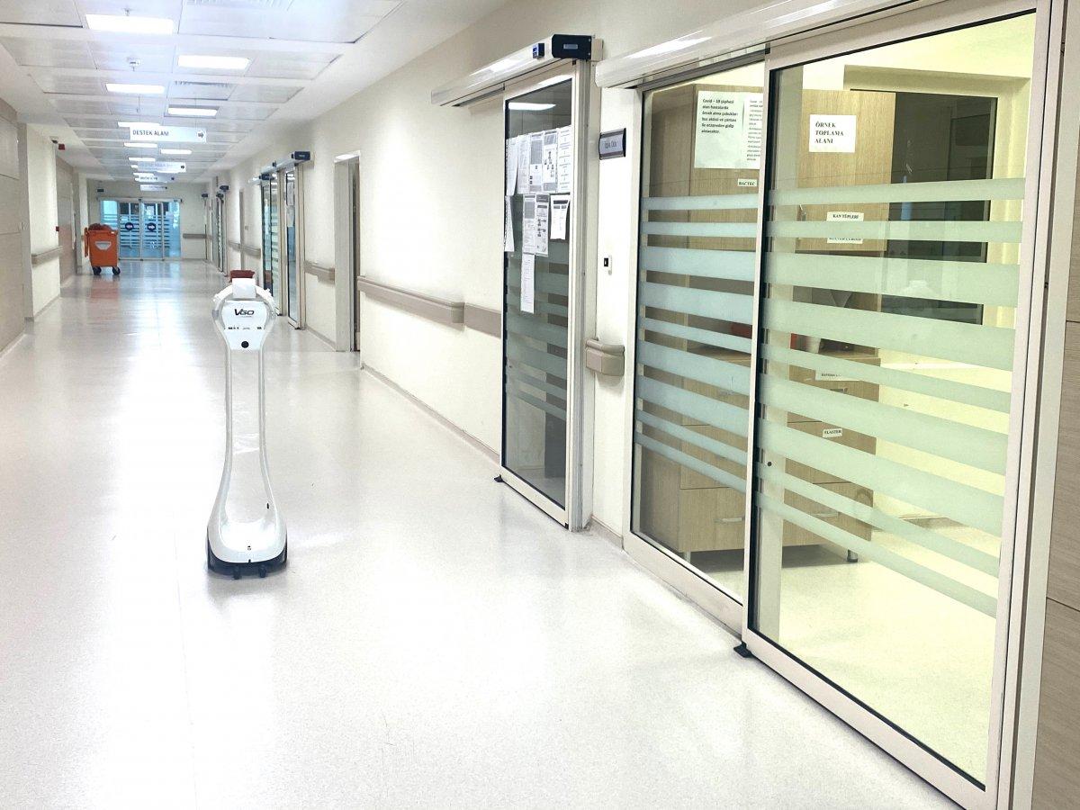 Koronalı hastalar bu robotla kontrol ediliyor