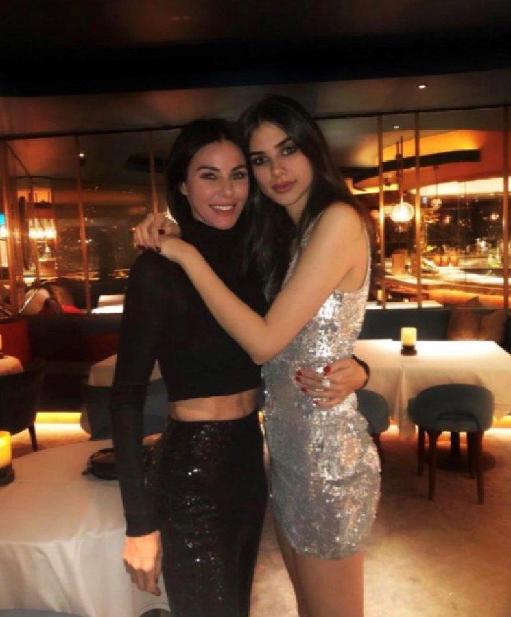 Defne Samyeli ve Deren Talu'dan karantina pozu