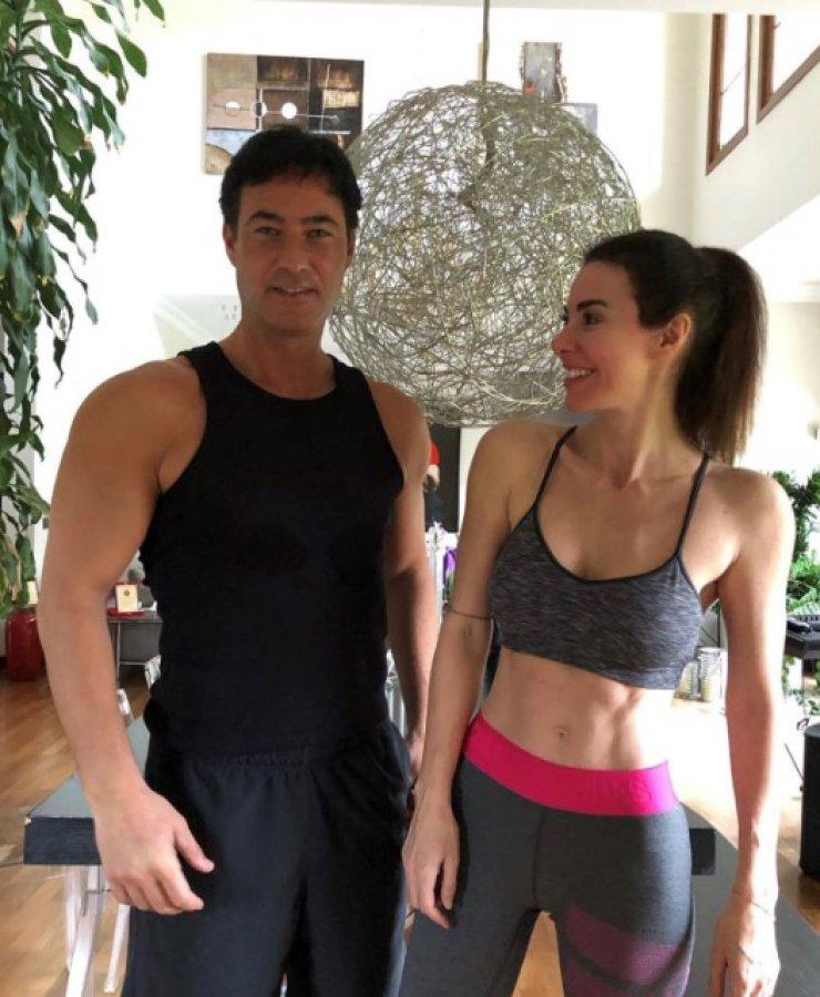 Defne Samyeli ve Deren Talu'dan karantina pozu