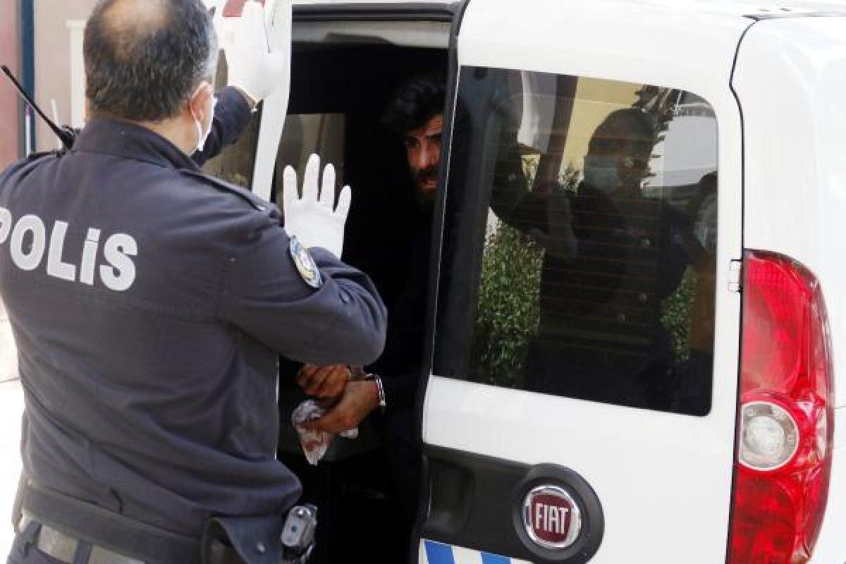 Boşanma aşamasındaki karısının boğazına bıçak dayadı