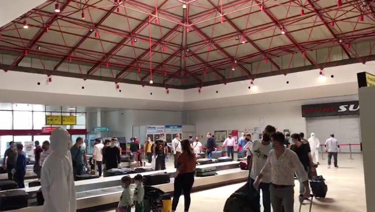 Suudi Arabistan'dan 167 vatandaş Türkiye'ye getirildi