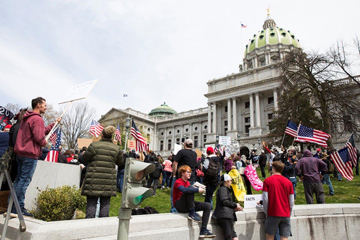 ABD'de silahlı karantina protestosu