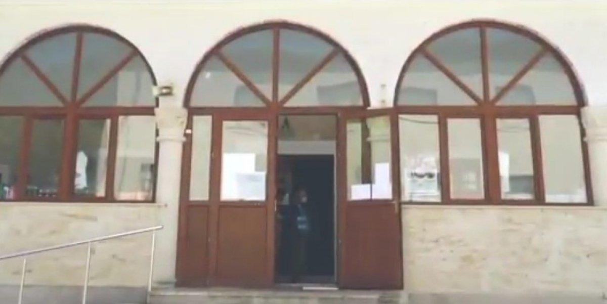 İstanbul'daki cami hayır için açıldı