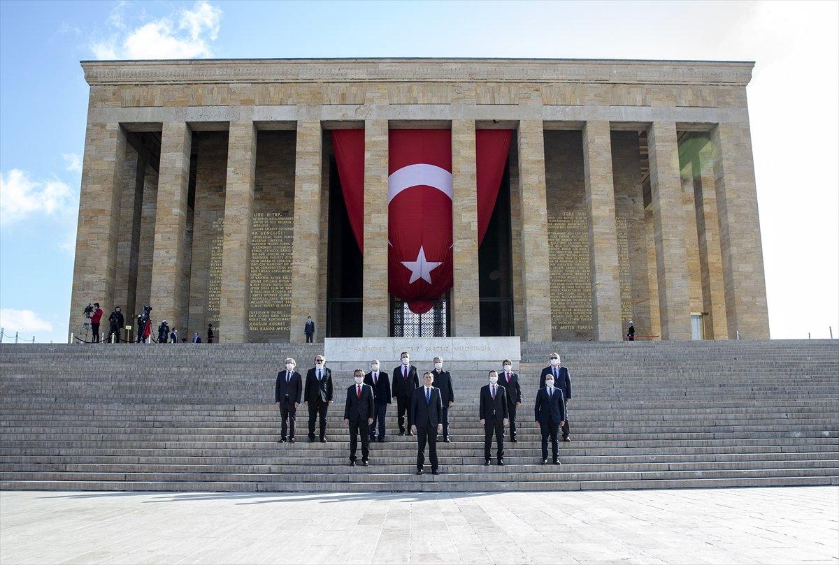 Milli Eğitim Bakanı Ziya Selçuk, Anıtkabir'deydi