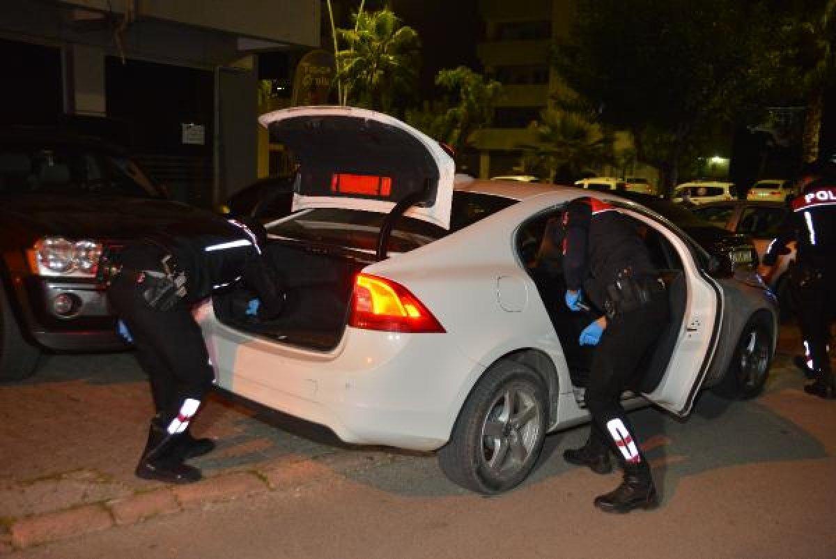 Adana'da sokakta yakalanan genç kaçırıldığını iddia etti