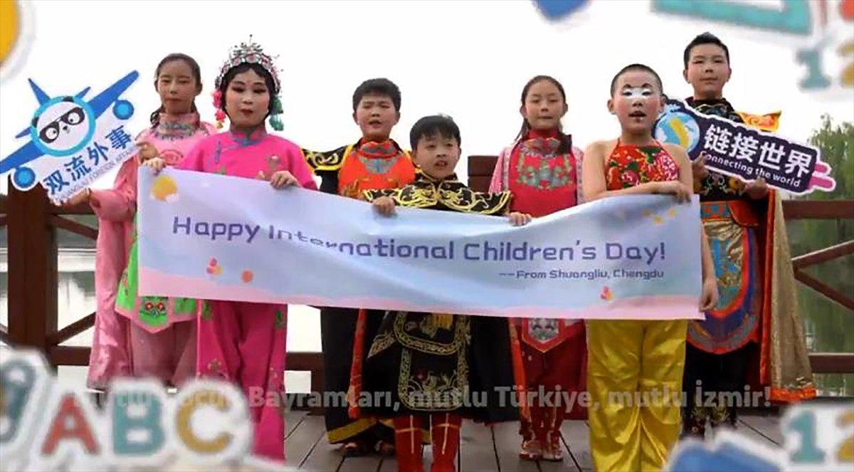 Çinli çocuklardan 23 Nisan'a özel gösteri