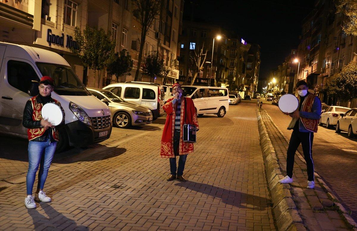 İstanbul'da davulcular, sahur mesailerine başladı