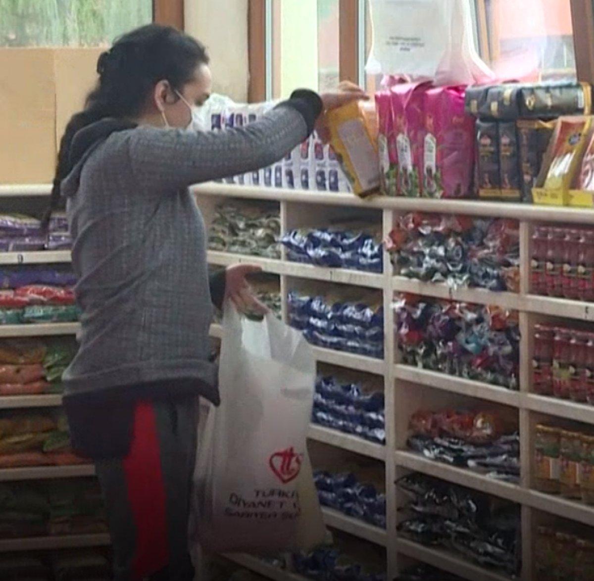 Cami, yardıma muhtaçlar için süpermarkete dönüştü